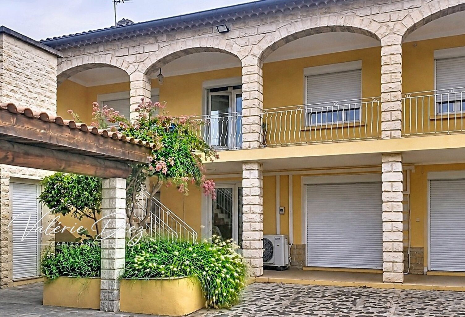 Viager investisseur-Ensemble immobilier mixte - Monteux — photo 1