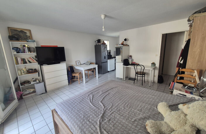 GRENOBLE EUROPOLE / GARE — Studio 30 m² avec balcon et parking sécurisé En étage — photo 3