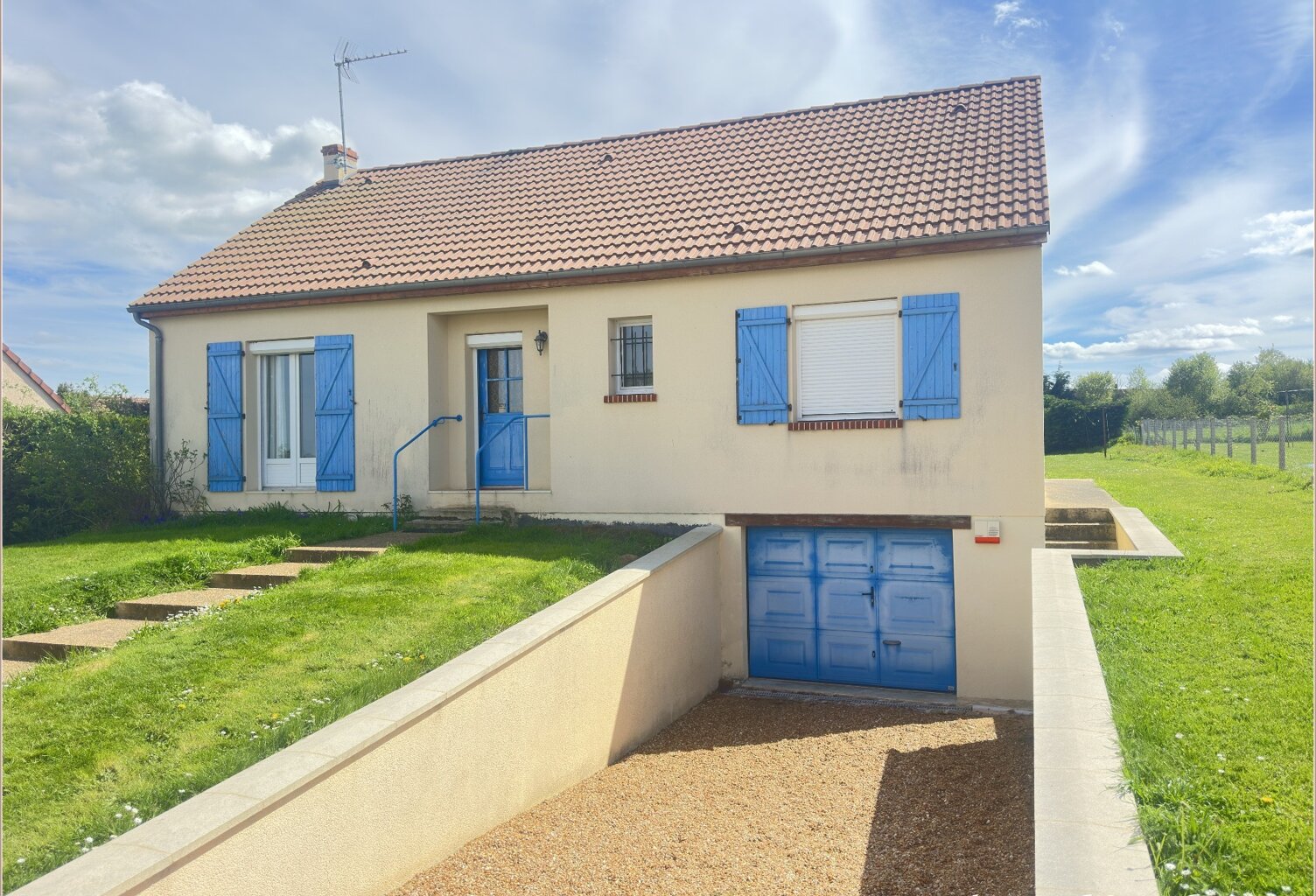 CHUISNES ( 28190) - Maison familiale 102m²,  3 chambres (possibilité d'une quatrième) terrain 1141 m², sous-sol total — photo 1