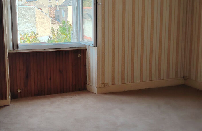 Maison à vendre  ensemble de deux logements centre d'airvault  (79) — photo 5