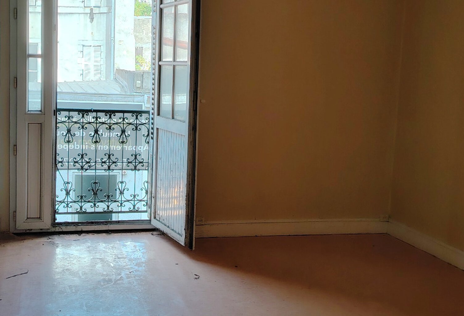 Maison à vendre  centre d'airvault  (79) — photo 1
