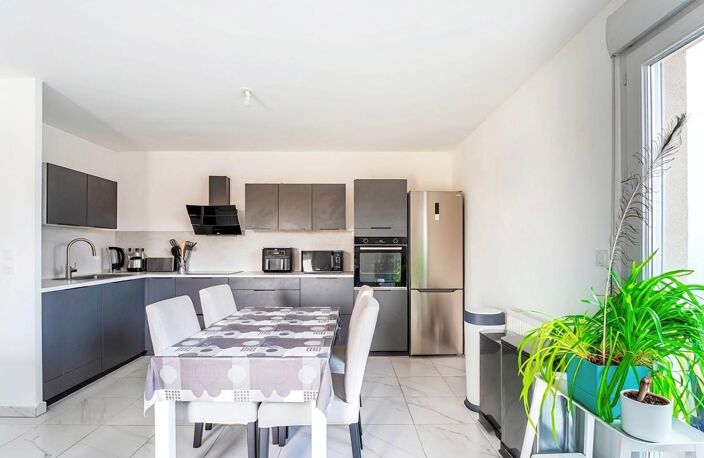 À VENDRE : Appartement 62m2 - dernier étage - terrasse — photo 3