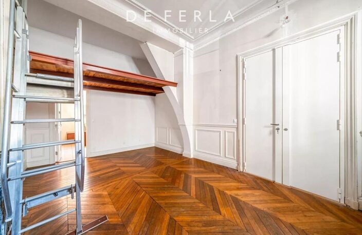 Studio à rénover avec mezzanine - Place Maubert/Boulevard Saint-Germain — photo 3