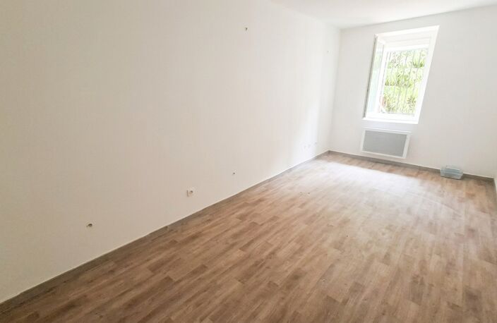 TAVEL – Appartement T3 en rez-de-chaussée dans résidence sécurisée — photo 4