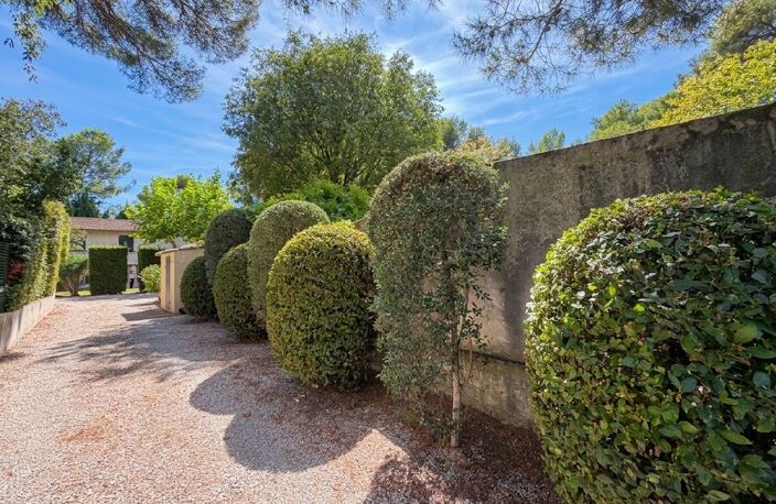 Maison Villeneuve-lès-Avignon, 143 m² avec dépendances et piscine — photo 3