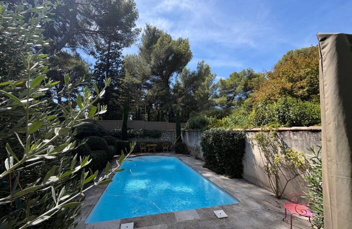Maison Villeneuve-lès-Avignon, 143 m² avec dépendances et piscine — photo 4