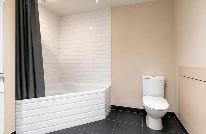Appartement 2 pièces de 50 m² situé à Paris — photo 4