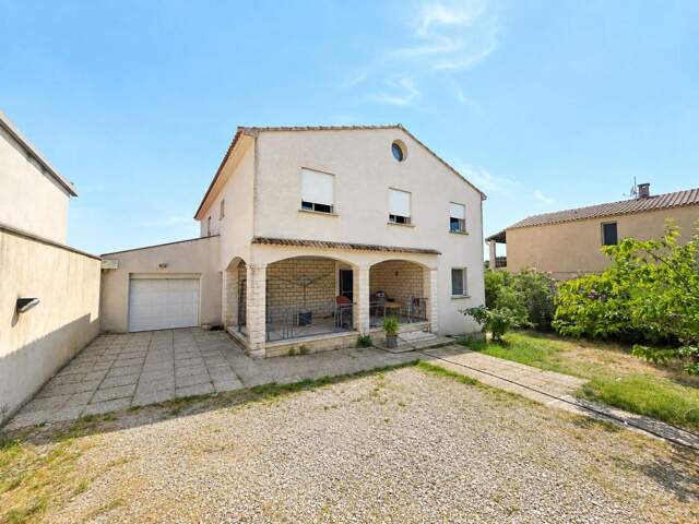 Maison À Vendre - TAVEL - 6 chambres + dépendance — photo du bien