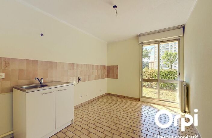 Villeurbanne, à Vendre, T3 en rez-de-jardin — photo 5