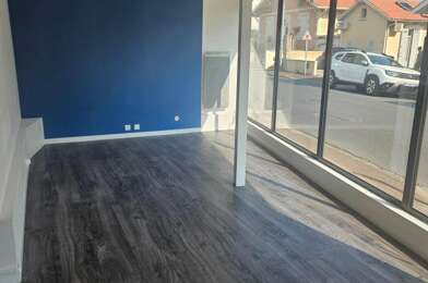 Commerce  884000 €