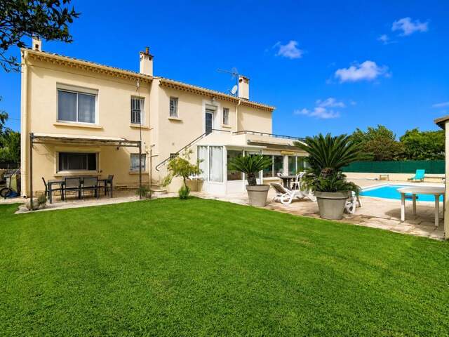 Ollioules (83190) Maison type 7 de 180m²  avec jardin et piscine — photo du bien
