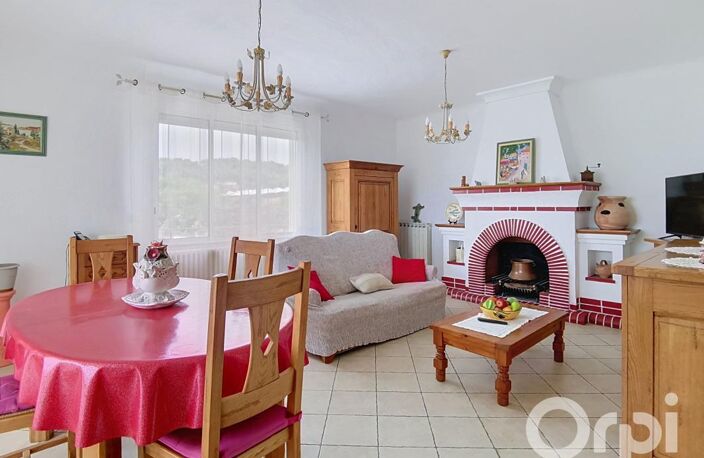 Ollioules (83190) Maison type 7 de 180m²  avec jardin et piscine — photo 3