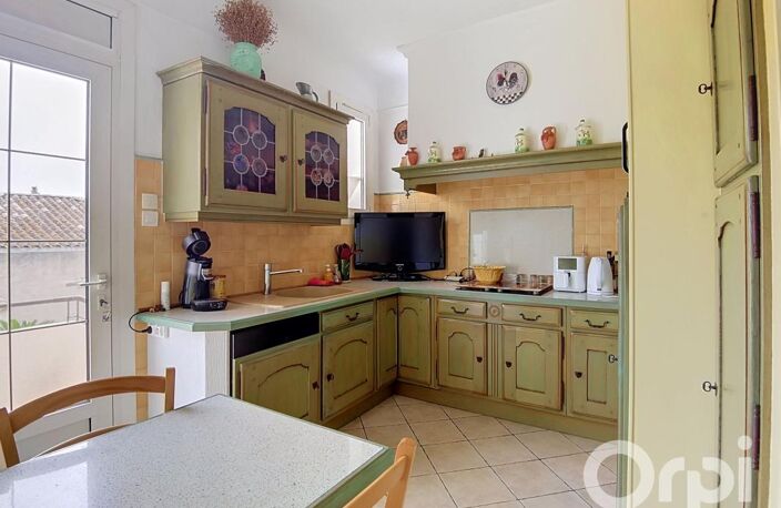 Ollioules (83190) Maison type 7 de 180m²  avec jardin et piscine — photo 4