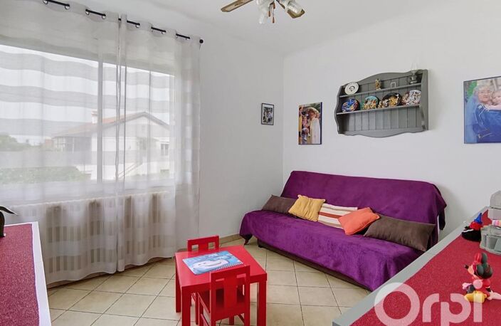 Ollioules (83190) Maison type 7 de 180m²  avec jardin et piscine — photo 5
