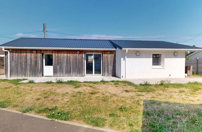EXCLUSIVITÉ - MAISON DE PLAIN PIED RENOVÉE T4 À VENDRE - 3 CHAMBRES  - JARDIN - GARAGE - DPE D — photo 2