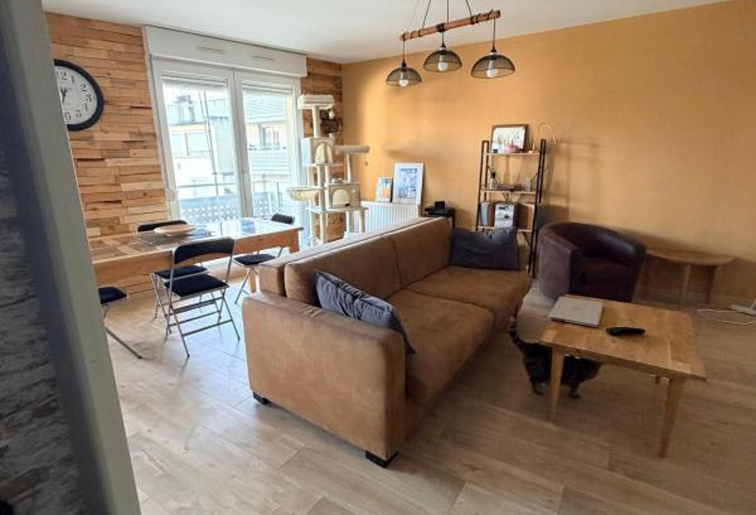 Appartement À Vendre — photo 1