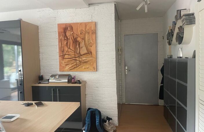 Appartement À Louer T3 meublé LA ROSERAIE — photo 2
