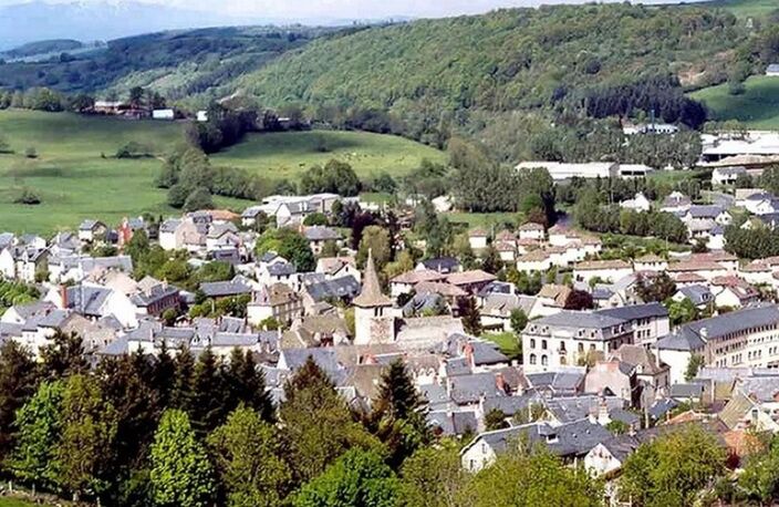 RIOM-ES-MONTAGNES  : Idéal investissement locatif — photo 4