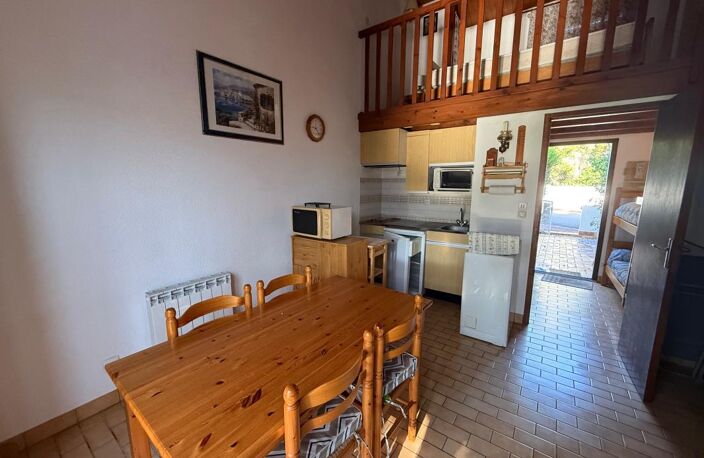 Maison dans environnement boisé, avec belle terrasse — photo 3
