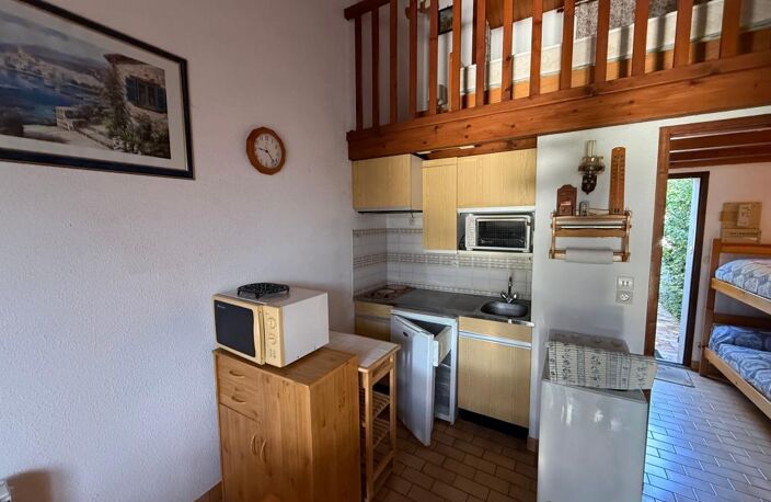 Maison dans environnement boisé, avec belle terrasse — photo 5