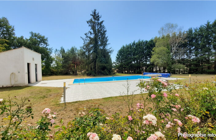 Maison de plain-pied 3 chambres, piscine et grand terrain — photo 2