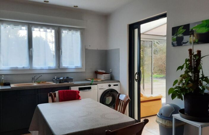 Maison de plain-pied 3 chambres, piscine et grand terrain — photo 3