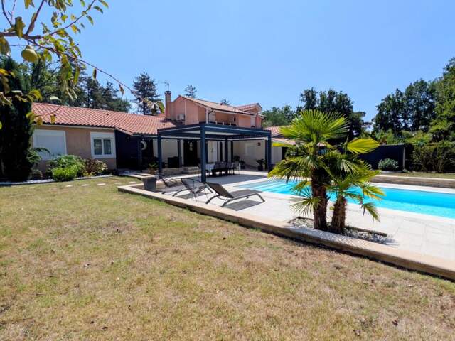 Villa familiale de 200 m2 proche de Bergerac — photo du bien