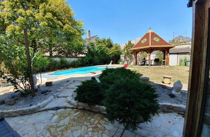 Maison de ville 6 chambres, jardin, piscine et garage. Proche centre ville — photo 3