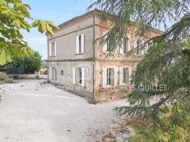 Maison de Maitre 302 m2 + garages sur belle parcelle — photo du bien