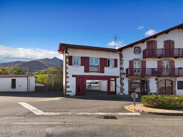 Ensemble immobilier Saint Etienne De Baigorry  T2 et T3 ou maison — photo du bien