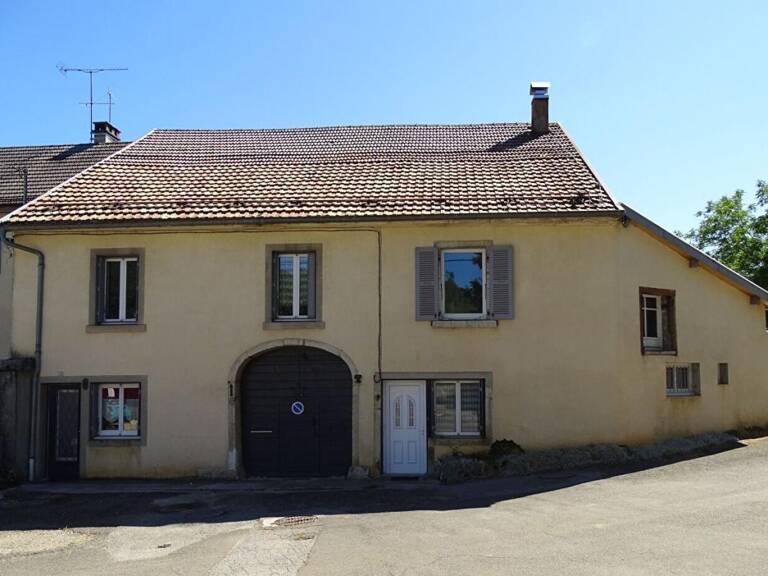Maison Crenans 8 pièce(s) 241 m2 + annexes — photo 1