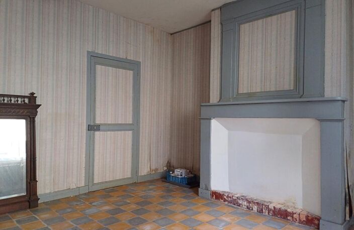 Maison de bourg du XIXe siècle,183 m², avec terrain et dépendances - VERNOIL LE FOURRIER (49390) — photo 3