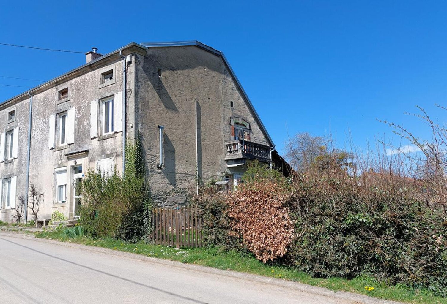 Maison secteur Monthureux sur Saone 6 pièce(s) 193 m2 jardin — photo 1