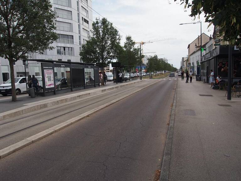 Dijon T2 42 m2 proche TRAM jaurès — photo 1