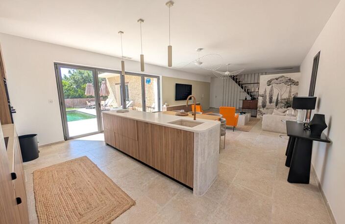 Gordes - Élégante maison contemporaine de 175 m² avec piscine — photo 3