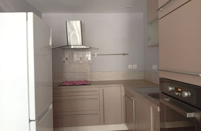 A VENDRE - MAISON RENOVEE - GARAGE - SAINT-PONS-DE-THOMIÈRES 34220 — photo 4