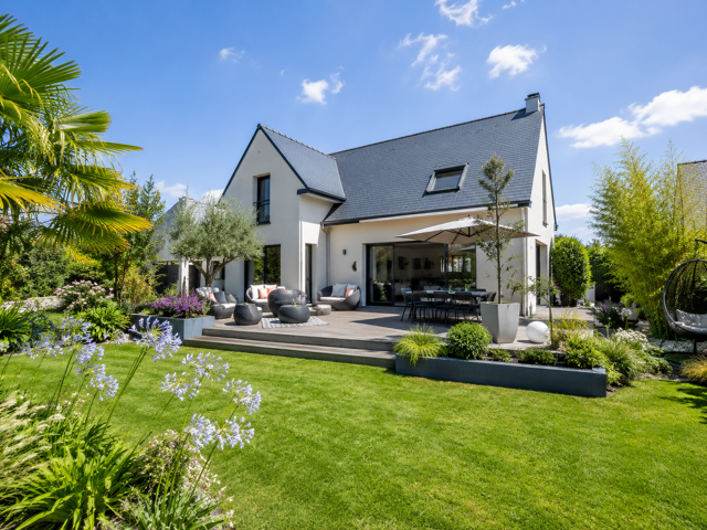 Terrain constructible, libre de constructeur — photo du bien