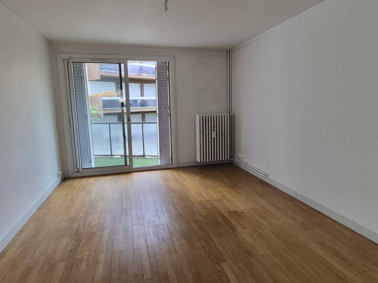 SALINS:STUDIO avec balcons — photo 1