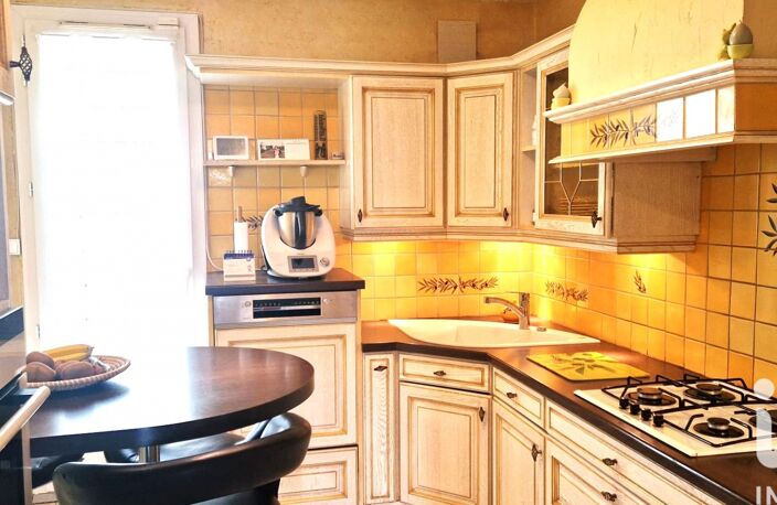 Vente Maison/villa 8 pièces — photo 2