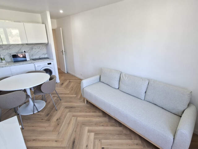 T1 MEUBLE AVEC PARKING CARRY LE ROUET — photo du bien
