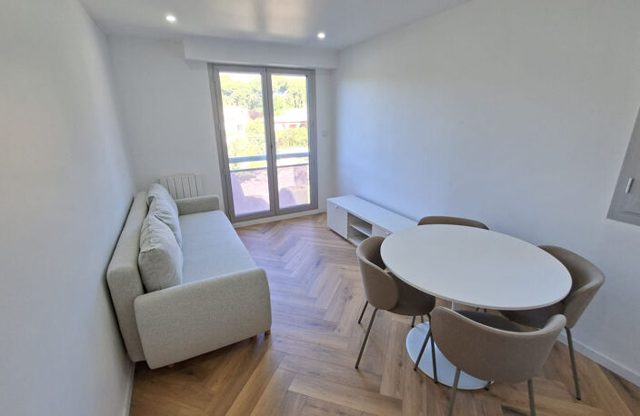 T1 MEUBLE AVEC PARKING CARRY LE ROUET — photo 2