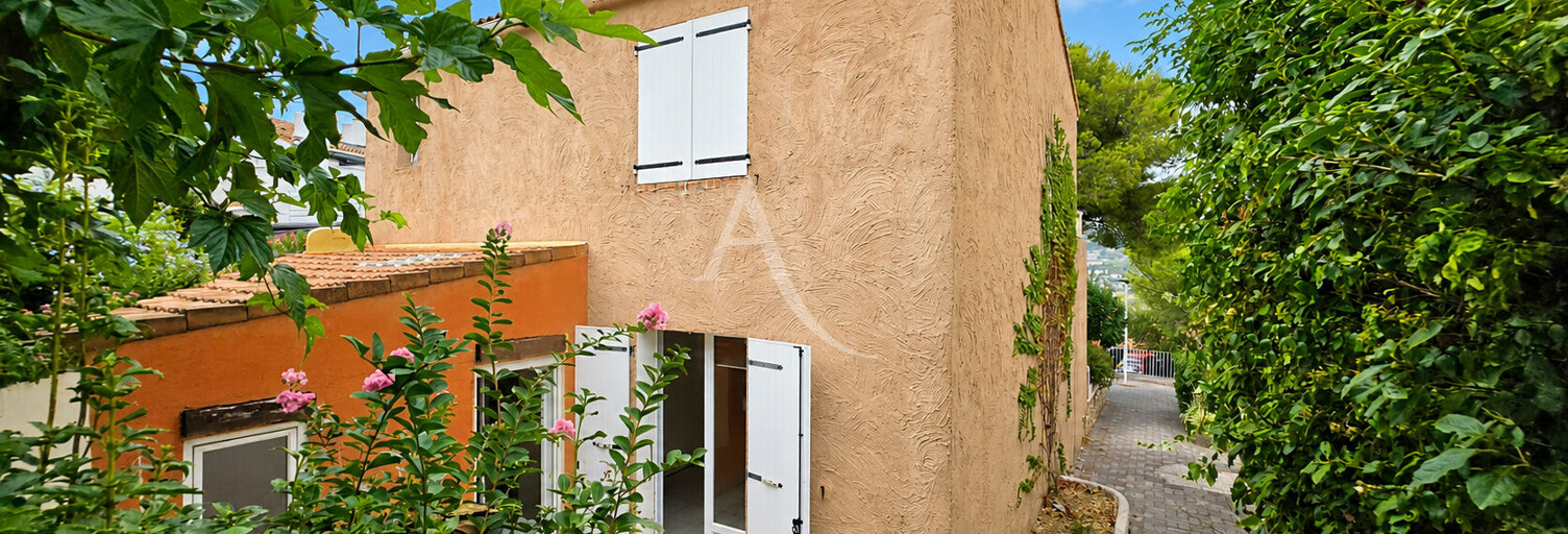 Maison 5 Pièces 109 m² à vendre à Carqueiranne (83320)