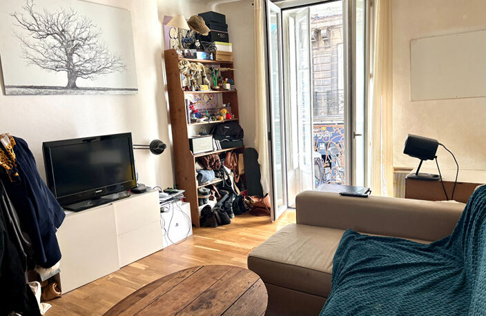 A VENDRE NANTES SAINT-CLEMENT CHARMANT TYPE 2 FONCTIONNEL DANS BEL ANCIEN — photo 4