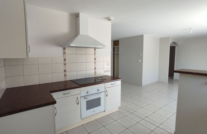PAVILLON  PLAIN-PIED CHATELLERAULT- EST — photo 2