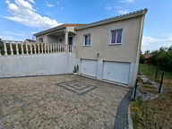 MAISON FAMILIALE AVEC BEAUX VOLUMES - DANGE ST ROMAIN — photo 2