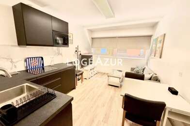 Appartement 3 pièces 1100 €