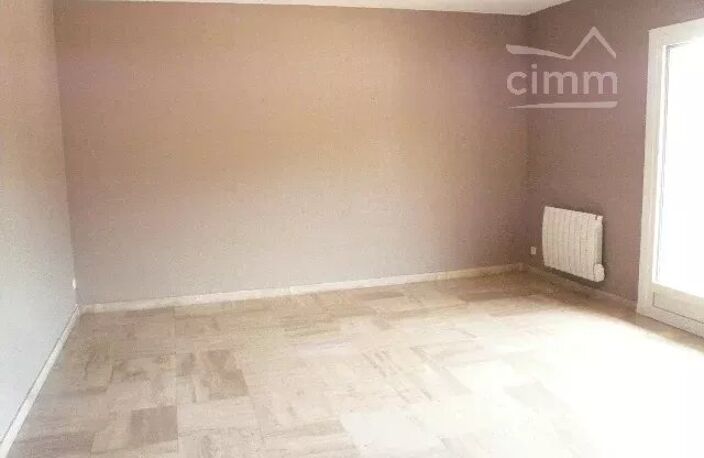 APPARTEMENT F4 avec Terrasse, cave et parking LE TEIL — photo 3