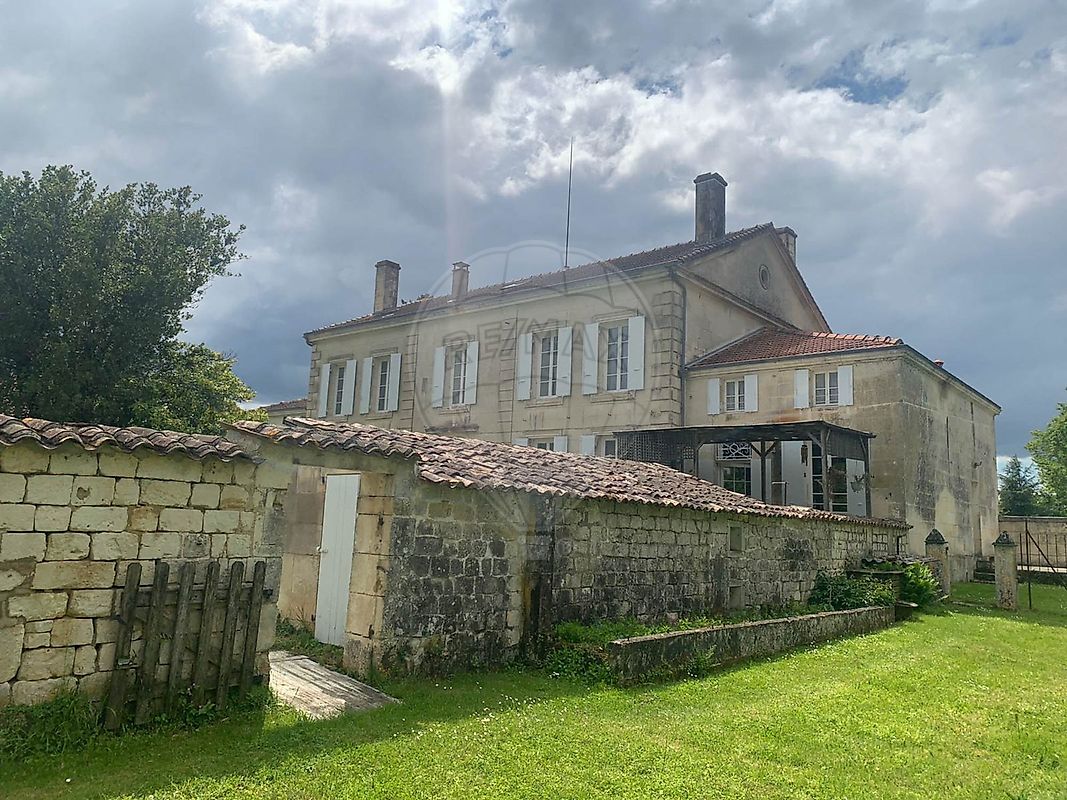 Villa / Maison  T12 à vendre Tesson 17460