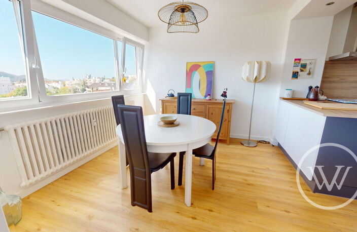 Beau T4 en dernier étage avec vue, balcon et garage — photo 3