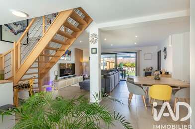 Maison 6 pièces 399000 €